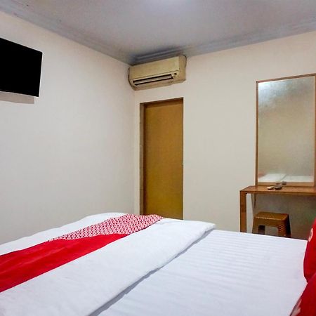 Hotel O Medan City Center Near Plaza Medan Fair Экстерьер фото