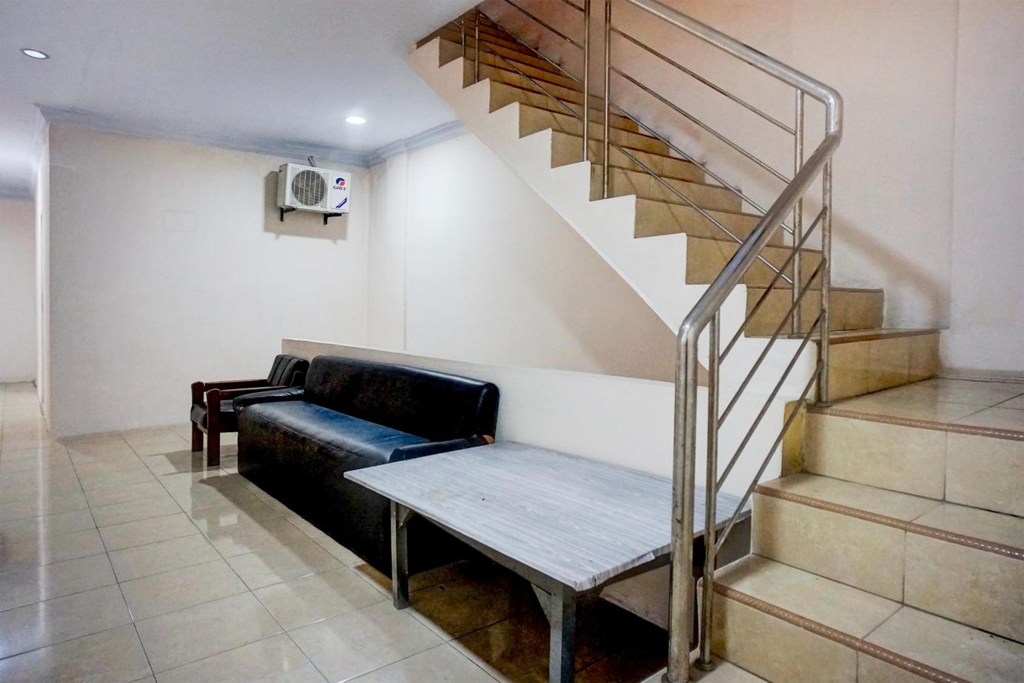 Hotel O Medan City Center Near Plaza Medan Fair Экстерьер фото